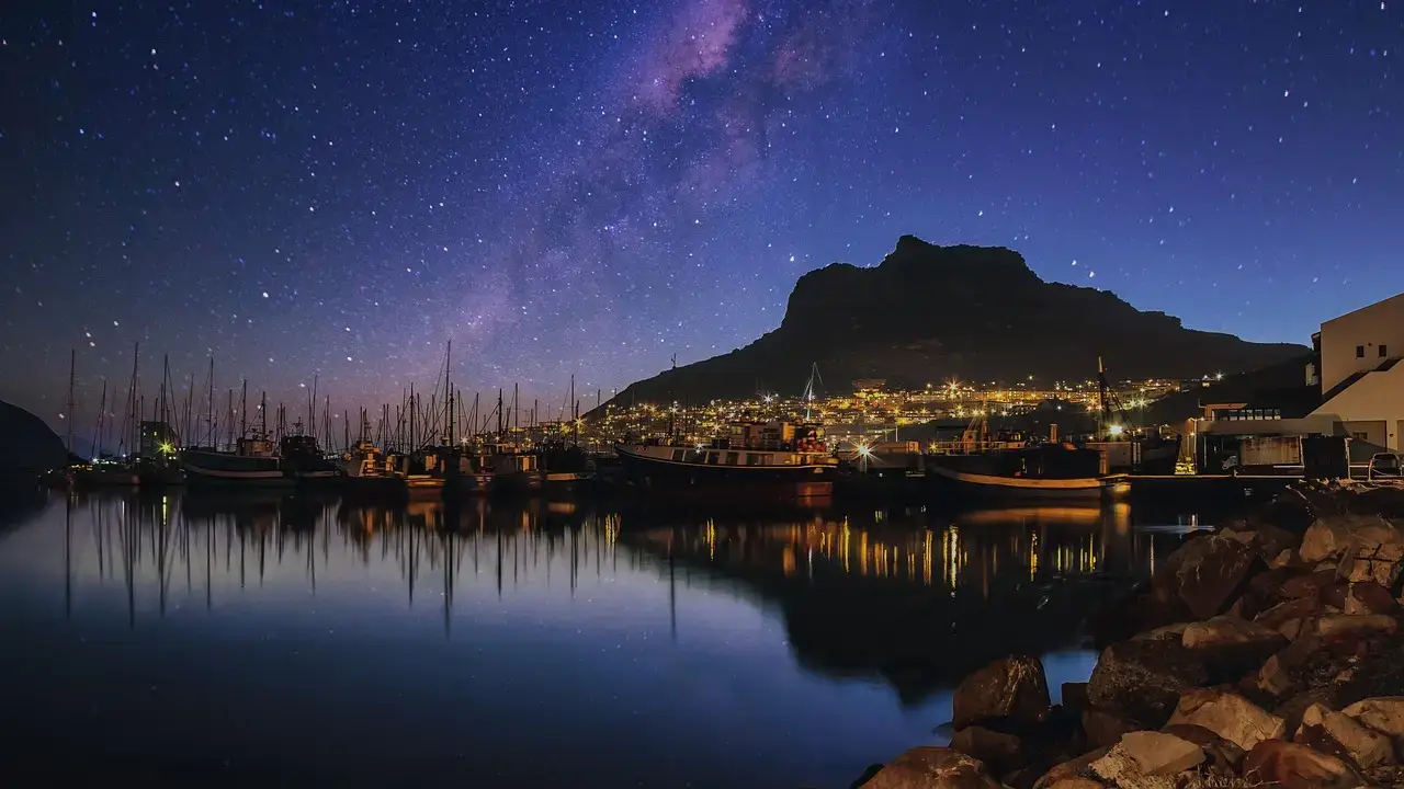port de Hout Bay, coucher de soleil sur la marina -voyage en Afrique du Sud