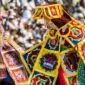 Masques traditionnels lors d’un festival culturel au Bénin, célébration vivante des rites et de la mémoire béninoise