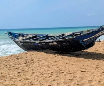 Barques de pêche sur une plage du Bénin lors d’un voyage sur mesure au Bénin